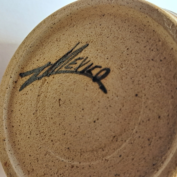 Vintage Tonala Mexico Hand Painted Signed Pottery Vase with Bird and Flowers. - Picture 4 of 8